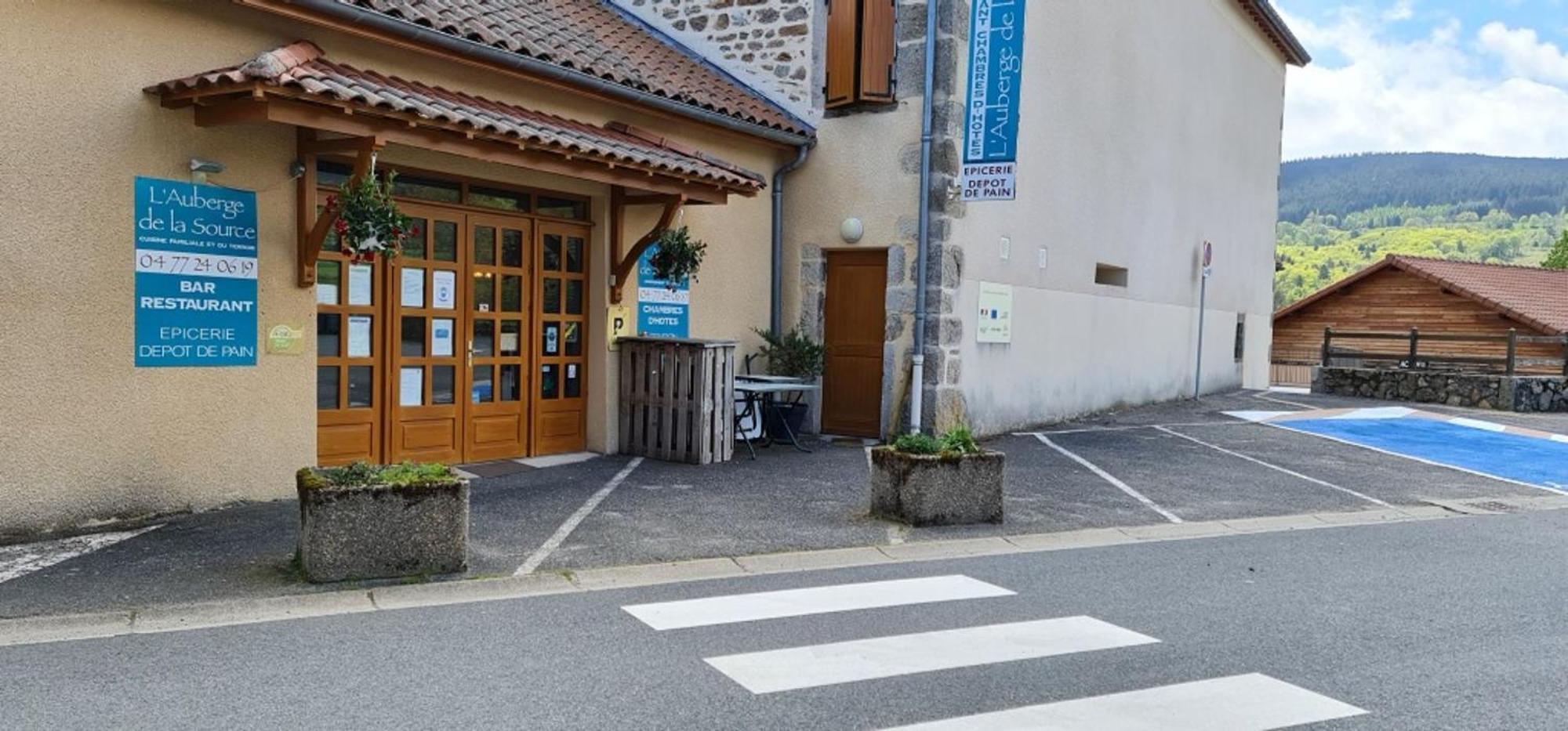 L'Auberge De La Source La Valla-sur-Rochefort Экстерьер фото