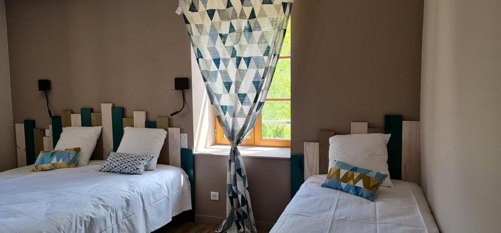 L'Auberge De La Source La Valla-sur-Rochefort Экстерьер фото